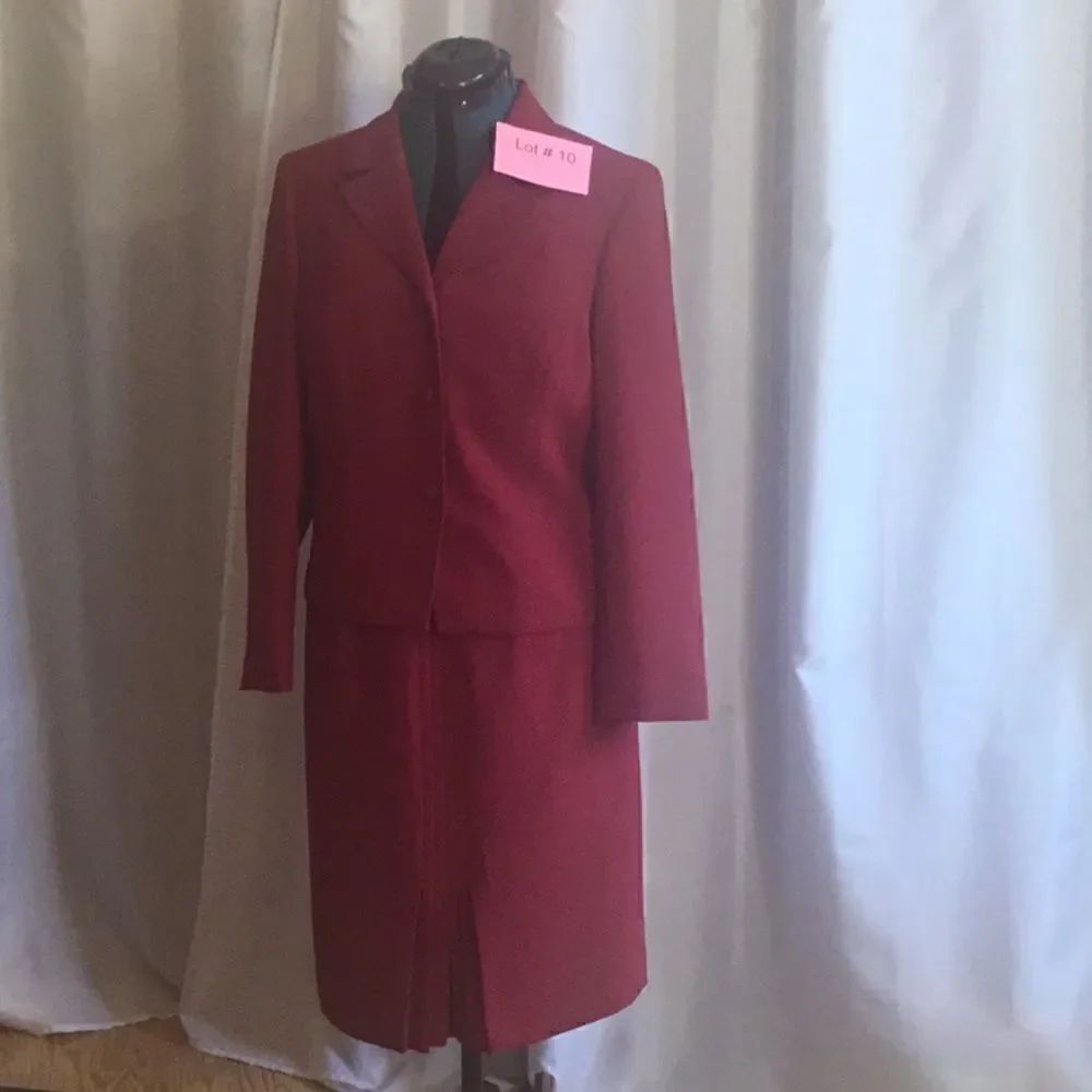 WORTHINGTON SUIT with jacket & skirt in size 12 petite in cranberry red